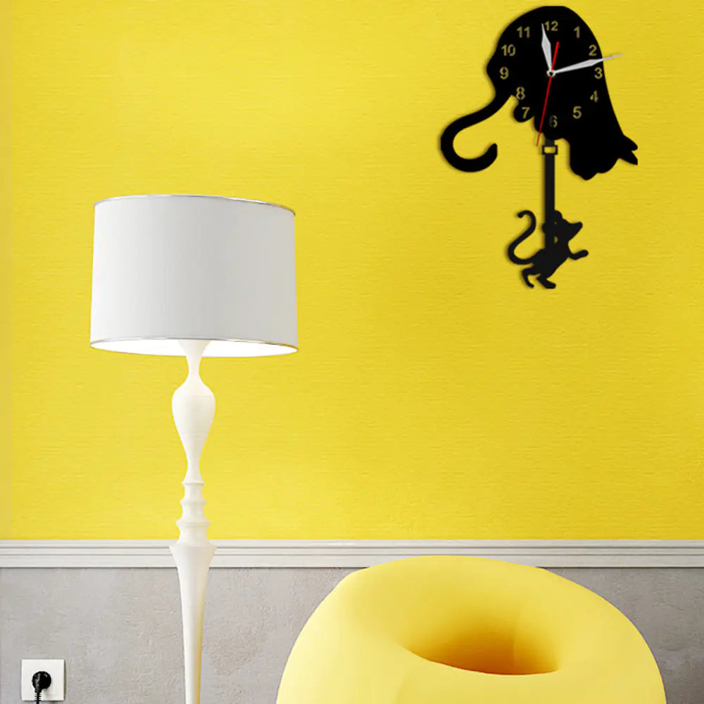Cute Cat and Mouse Pendulum Wall Clock, Quartz Timepiece